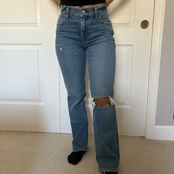 Abercrombie & Fitch Curve Love 90’s Straight Low Rise Jeans - Picture 4 of 6